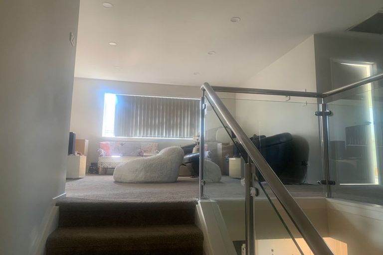 Photo of property in 8 Azzurro Way, Flat Bush, Auckland, 2019
