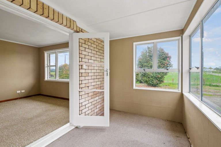Photo of property in 342 Inland North Road, Tikorangi, Waitara, 4383