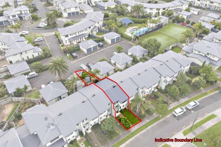 Photo of property in 23/2 Armoy Drive, East Tamaki, Auckland, 2016