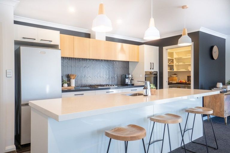 Photo of property in 3 Stratford Court, Fitzherbert, Palmerston North, 4410