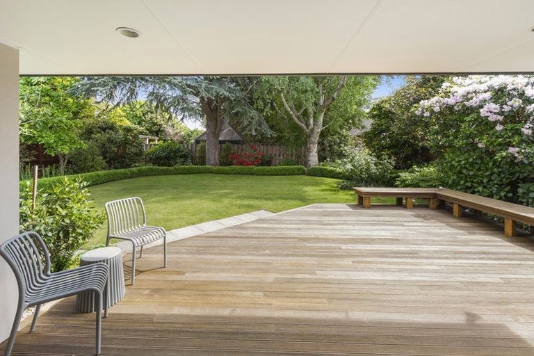 Photo of property in 23 Glenharrow Avenue, Avonhead, Christchurch, 8042