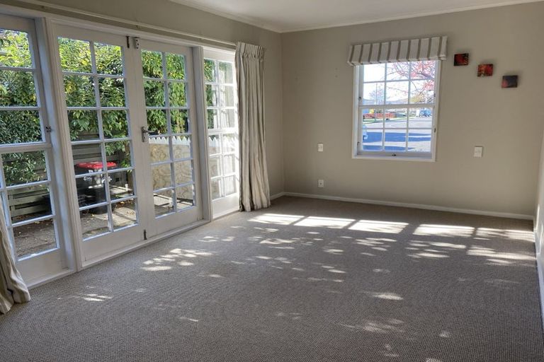 Photo of property in 25 Kent Terrace, Taradale, Napier, 4112