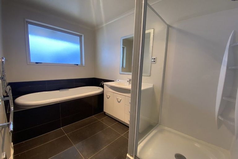 Photo of property in 74c Karamea Street, Whalers Gate, New Plymouth, 4310