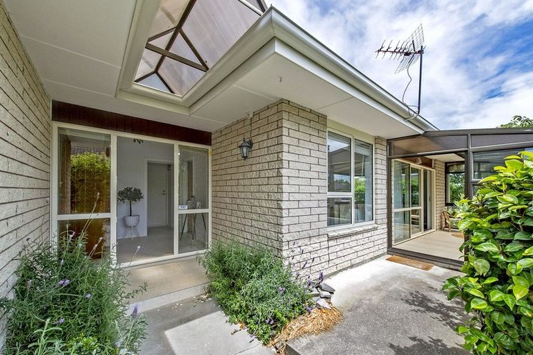 Photo of property in 10 Radbrook Street, Avonhead, Christchurch, 8042