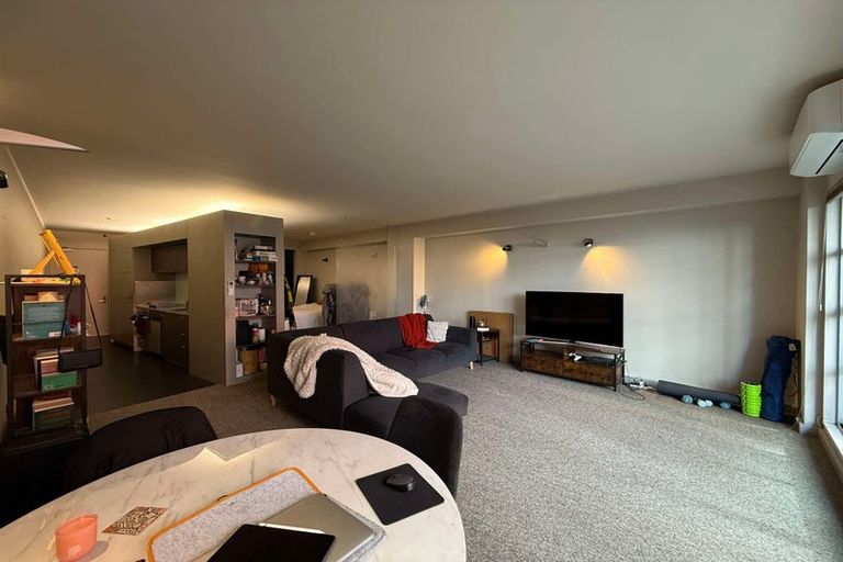 Photo of property in Gerondis Bldg Apartments, 305/60 Willis Street, Wellington Central, Wellington, 6011