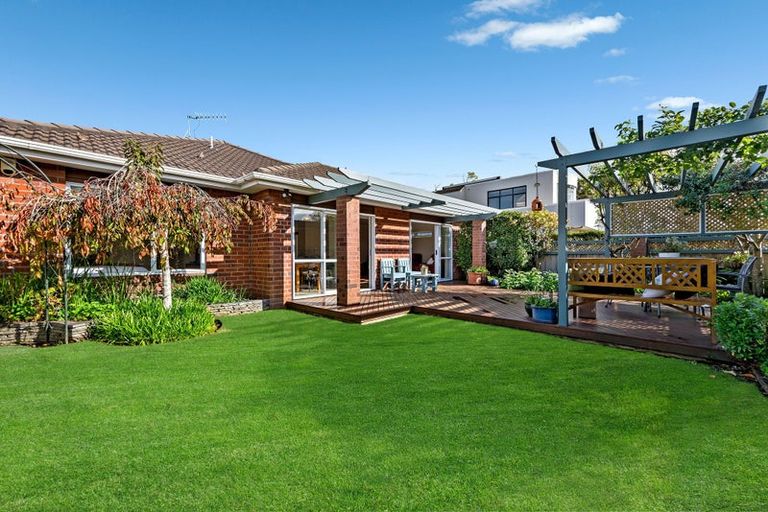 Photo of property in 8 Derby Downs Place, Ellerslie, Auckland, 1051