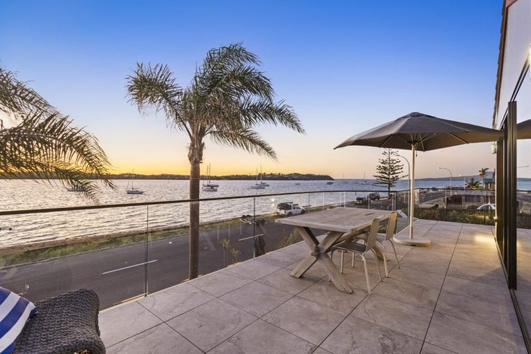 Photo of property in 14 The Parade, Bucklands Beach, Auckland, 2012