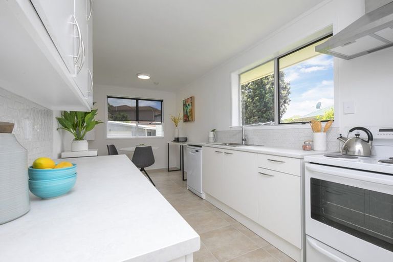 Photo of property in 7 Tangelo Place, Bucklands Beach, Auckland, 2012