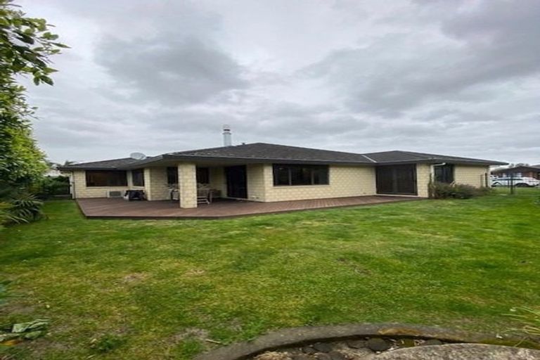 Photo of property in 15 Delta Mews Place, Clive, 4102