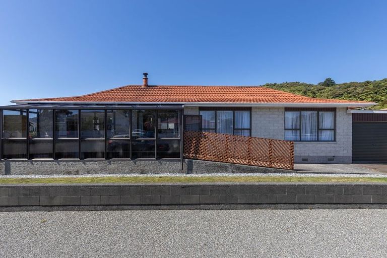 Photo of property in 17 Perotti Street, Greymouth, 7805