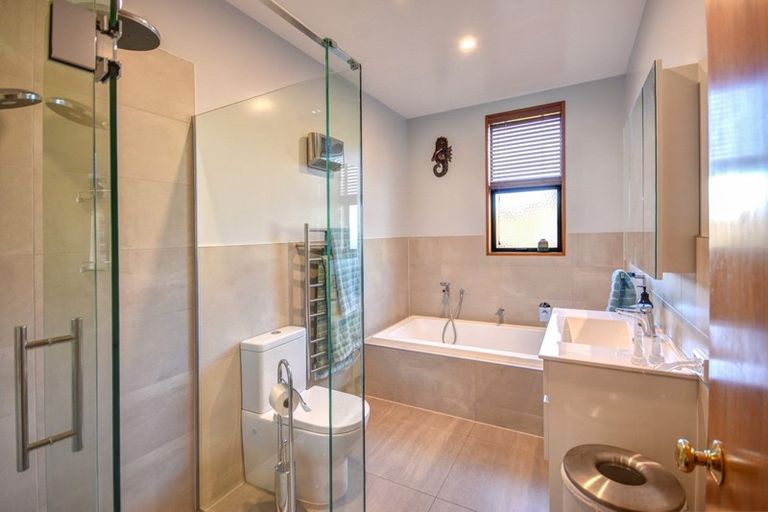 Photo of property in 12 Strathmore Crescent, Roslyn, Dunedin, 9010