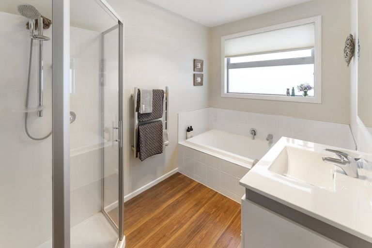 Photo of property in 6 Istana Place, Britannia Heights, Nelson, 7010