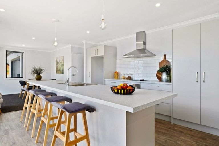 Photo of property in 9 Isthmus Place, Lake Hawea, Wanaka, 9382