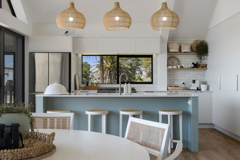 Photo of property in 10b Beach Road, Waihi Beach, 3611