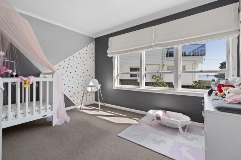 Photo of property in 79 Stanley Point Road, Stanley Point, Auckland, 0624