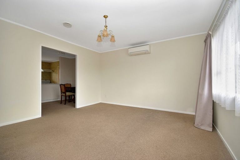 Photo of property in 2/1 Sari Place, Massey, Auckland, 0614
