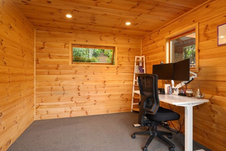 Photo of property in 24 Waimarama Street, Waikawa, Picton, 7220