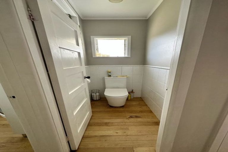 Photo of property in 34 Selwyn Road, Cockle Bay, Auckland, 2014