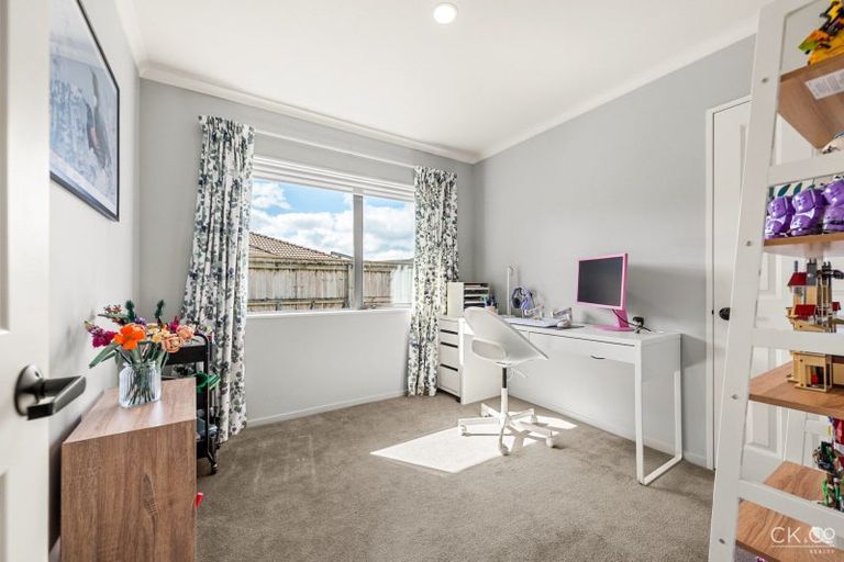 Photo of property in 3 Boleyn Close, Kingsley Heights, Upper Hutt, 5018