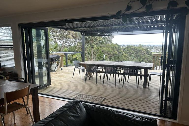 Photo of property in 56 Valley View Road, Glenfield, Auckland, 0629