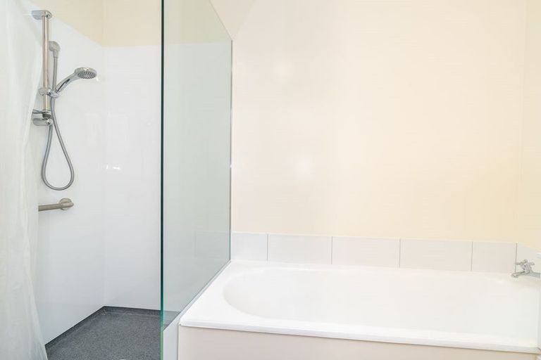 Photo of property in 32 Kaikorai Valley Road, Kaikorai, Dunedin, 9010