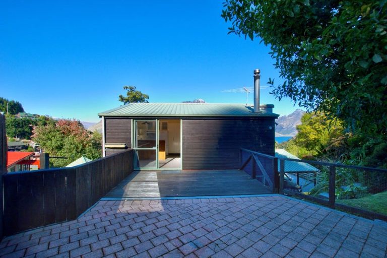 Photo of property in 19 Wye Place, Fernhill, Queenstown, 9300