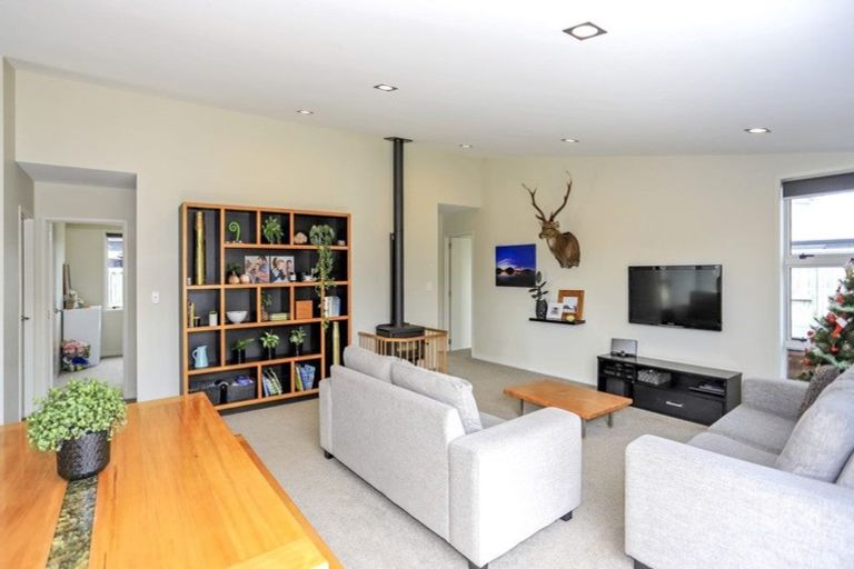 Photo of property in 5 Butterworth Crescent, Papamoa Beach, Papamoa, 3118