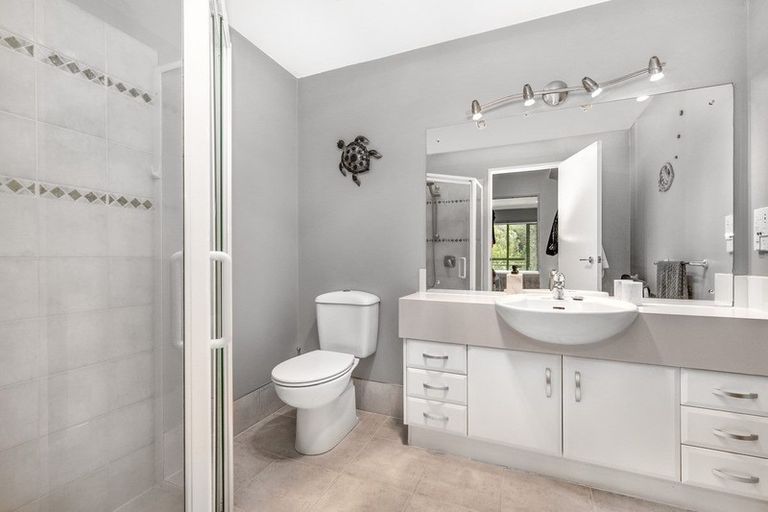 Photo of property in 10 Harbour Village Drive, Gulf Harbour, Whangaparaoa, 0930