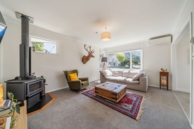 Photo of property in 22 Pasadena Crescent, Totara Park, Upper Hutt, 5018