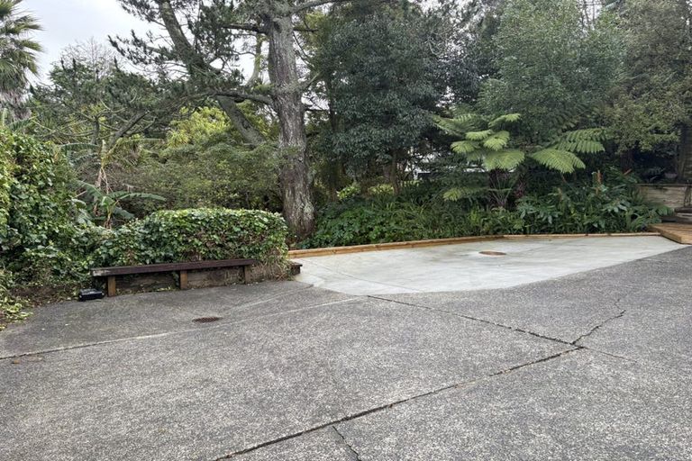 Photo of property in 2/20 Woodlands Crescent, Browns Bay, Auckland, 0630