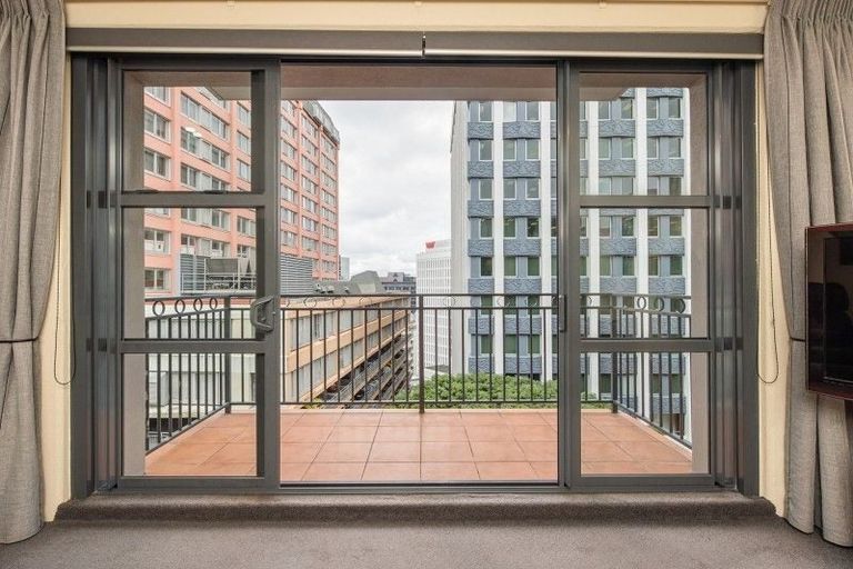 Photo of property in Atrium Towers, 8a/154 The Terrace, Wellington Central, Wellington, 6011