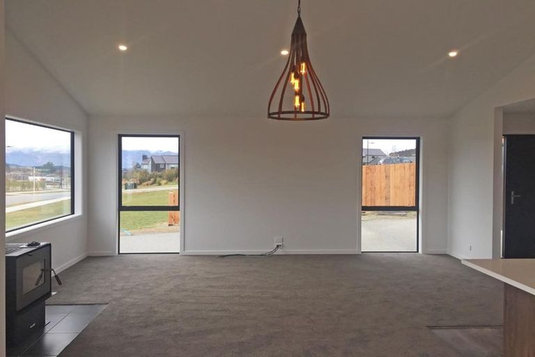Photo of property in 11 Obelisk Street, Wanaka, 9305