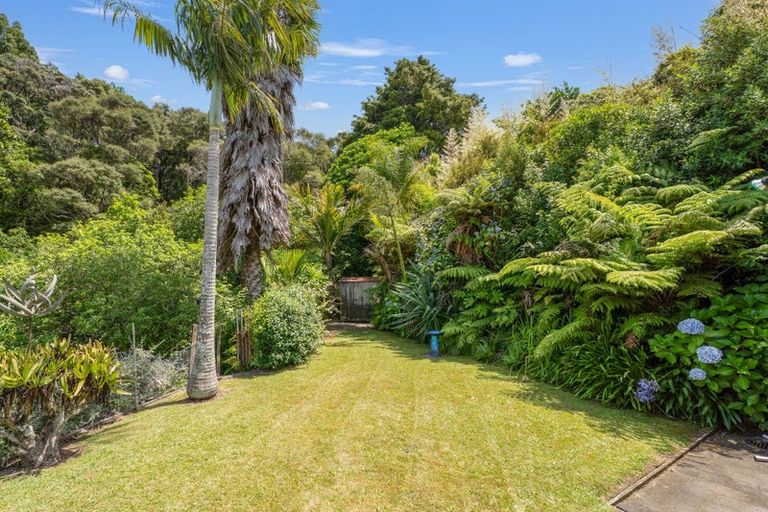 Photo of property in 28 Centennial Drive, Whitianga, 3510