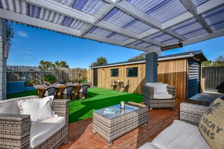 Photo of property in 43 Effingham Street, North New Brighton, Christchurch, 8083