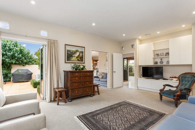 Photo of property in 46 Wai-iti Terrace, Burnside, Christchurch, 8052