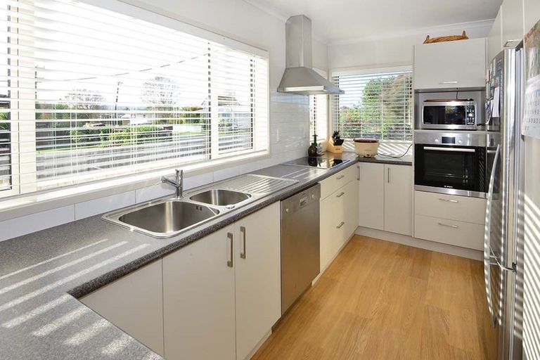 Photo of property in 44 Hatton Road, Orewa, 0931