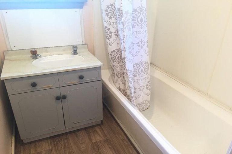 Photo of property in 29 Uxbridge Street, Northcote, Christchurch, 8052