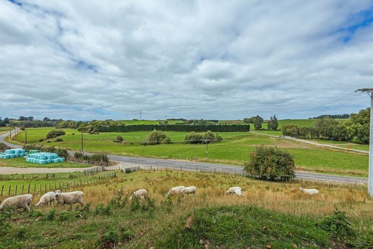 Photo of property in 211 Stanway Road, Halcombe, Feilding, 4779