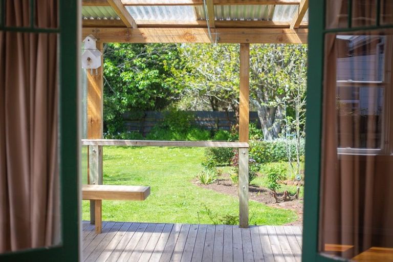 Photo of property in 28 Wilson Street, Waverley, 4510