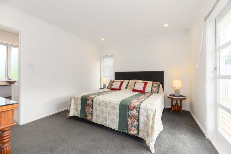 Photo of property in 52 Don Buck Road, Massey, Auckland, 0614