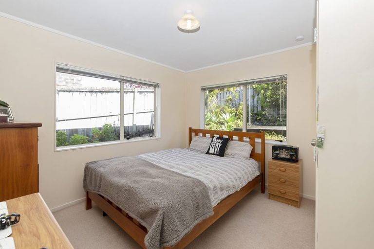 Photo of property in 29 Milan Drive, Glen Eden, Auckland, 0602