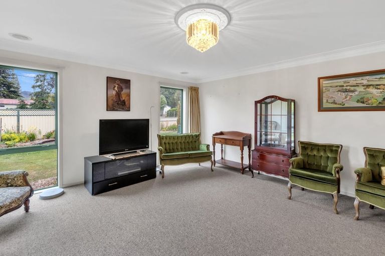 Photo of property in 16 Maria Street, Lumsden, 9730