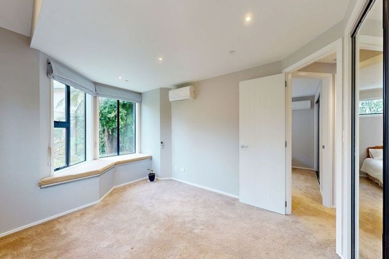Photo of property in 221c Karori Road, Karori, Wellington, 6012