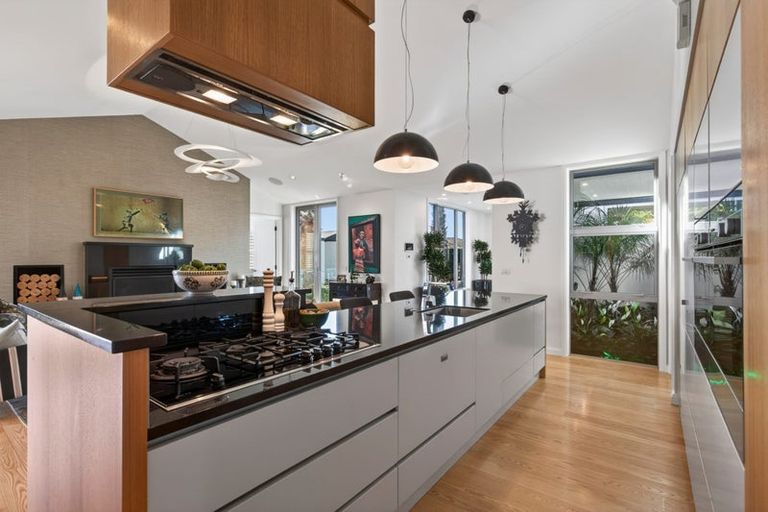 Photo of property in 5 Tupuhi Place, Highlands Park, New Plymouth, 4312