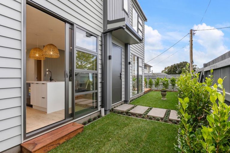 Photo of property in 3 Trafalgar Road, Milford, Auckland, 0620