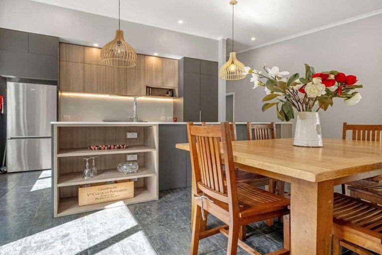 Photo of property in 75 Swayne Road, Cambridge, 3434