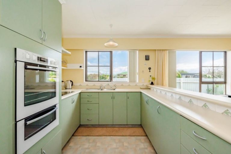 Photo of property in 2a Tawa Street, Inglewood, 4330