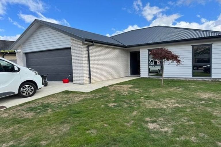 Photo of property in 26 Filmer Crescent, Wallaceville, Upper Hutt, 5018