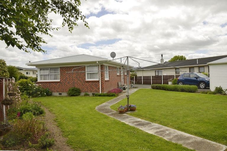 Photo of property in 11 Fairbrother Street, Carterton, 5713
