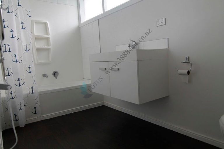 Photo of property in 39 Prestons Road, Redwood, Christchurch, 8051